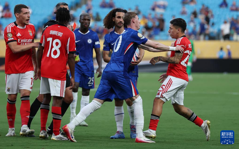 1场比赛拖了近5个小时,切尔西主帅愤怒:“这已经不是足球了!” 1场比赛拖了近5个小时,切尔西主帅愤怒:“这已经不是足球了!”